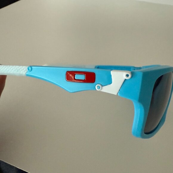 Oakley Jupiter Mens Sunglasses Black Lenses - Picture 9 of 9